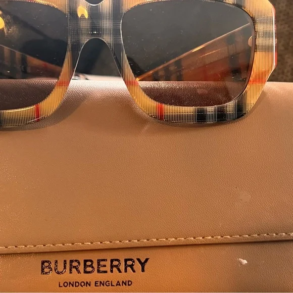 Accessories | Elevate Your Style With Womens Burberry 